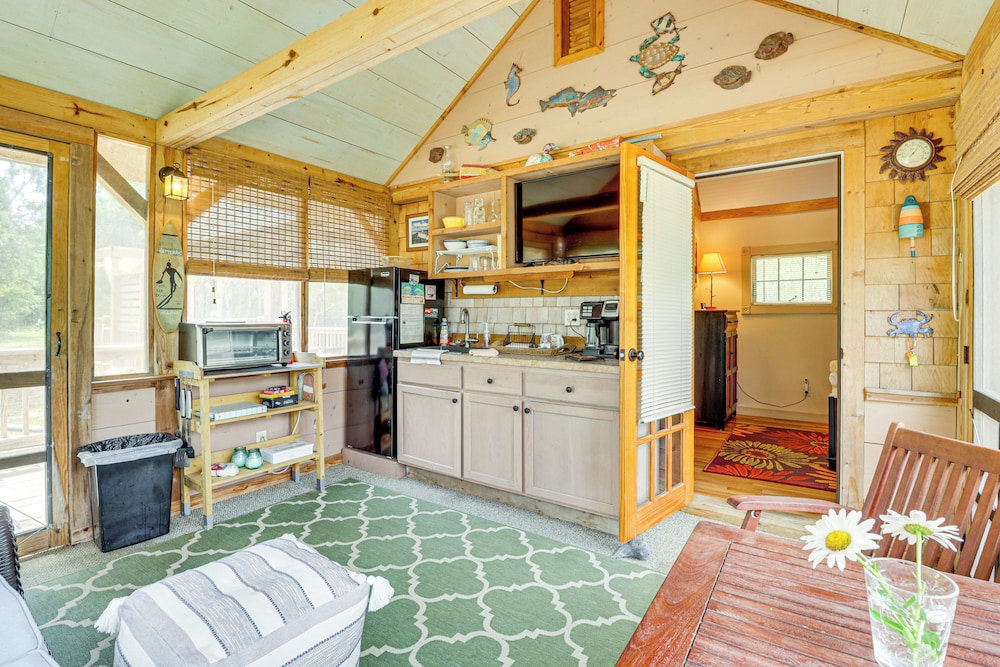 Hot Tub Haven: Creekside Cabin in Frisco!