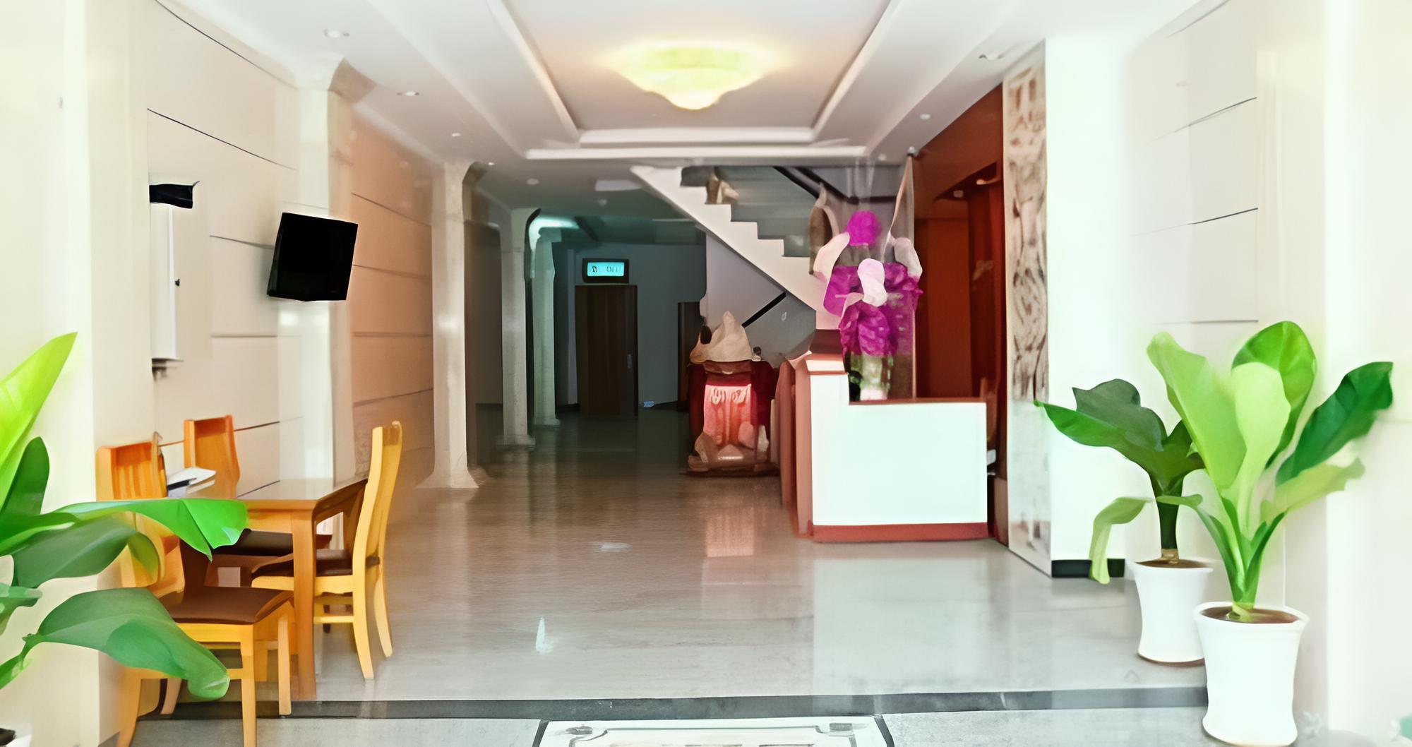 Golden Palm Hotel