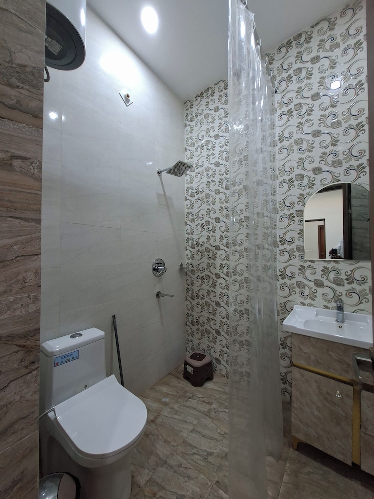 Wishotel Xpress Hotel Crown Classic Villa
