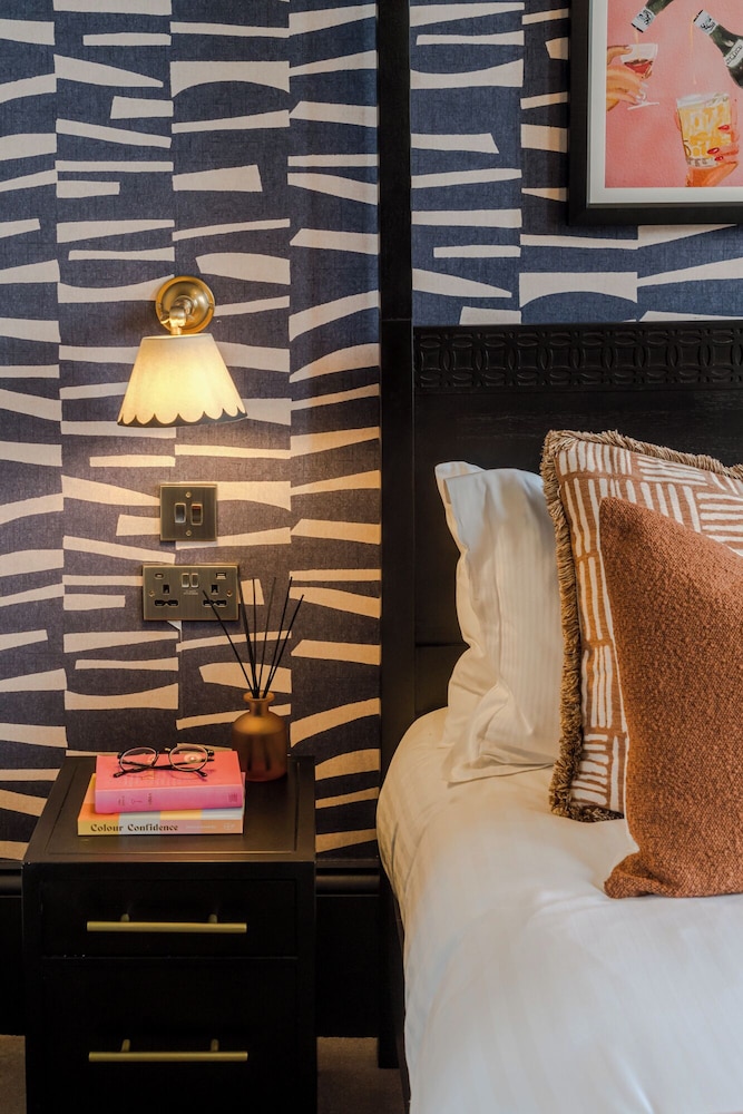 Your Apartment - Pembroke House