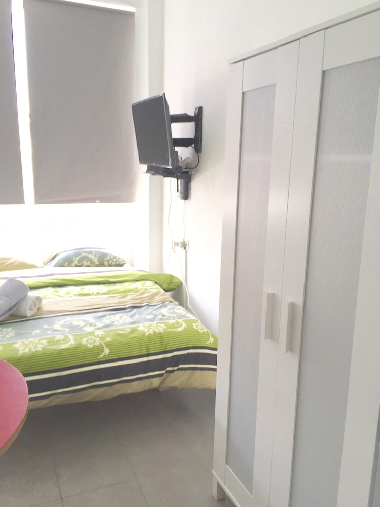 Ha-Carmel Market Apartment
