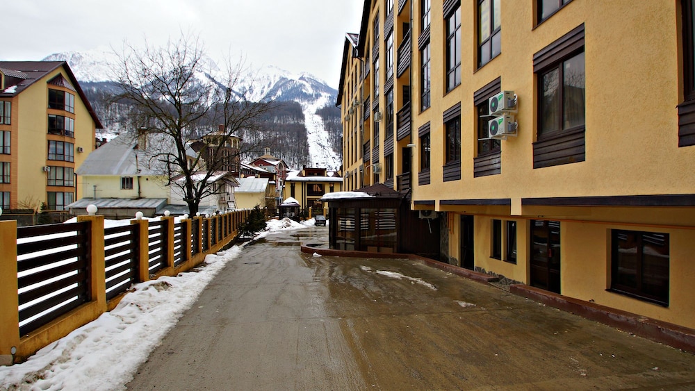Tvoy Hostel