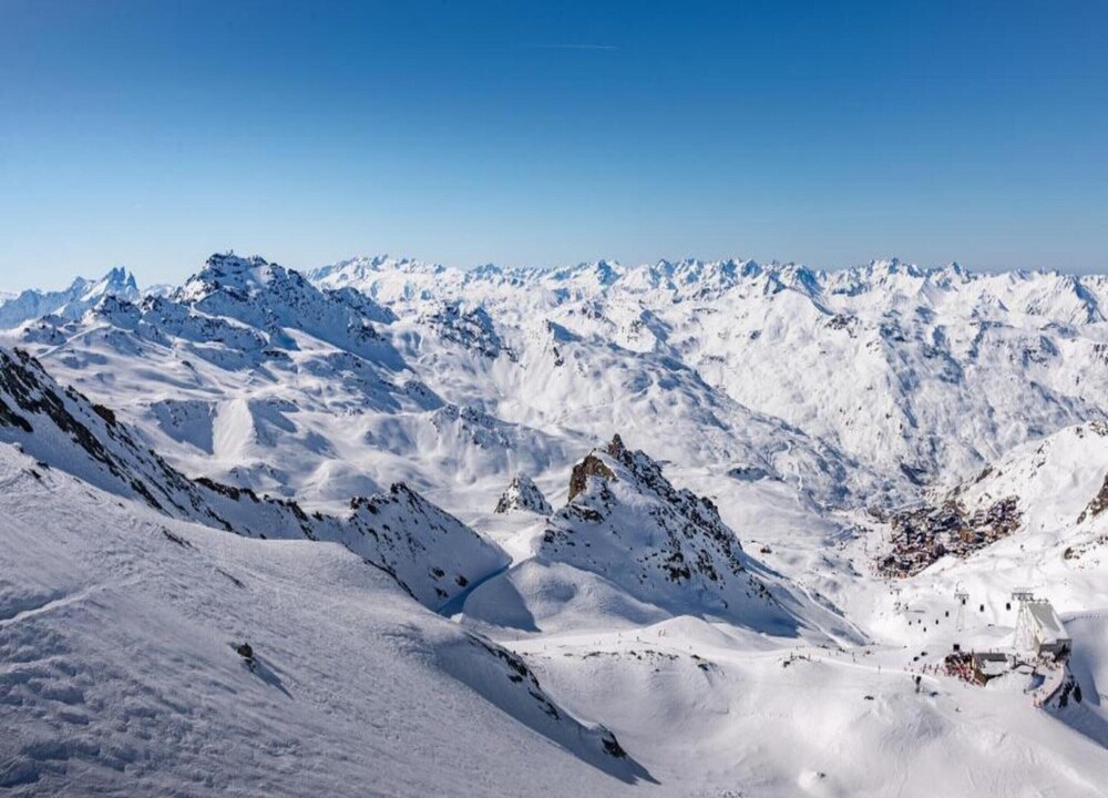 Nice Apartment Near the Center of Val Thorens