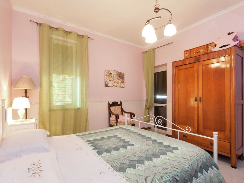 Belvilla by OYO Casa Rosada view 5