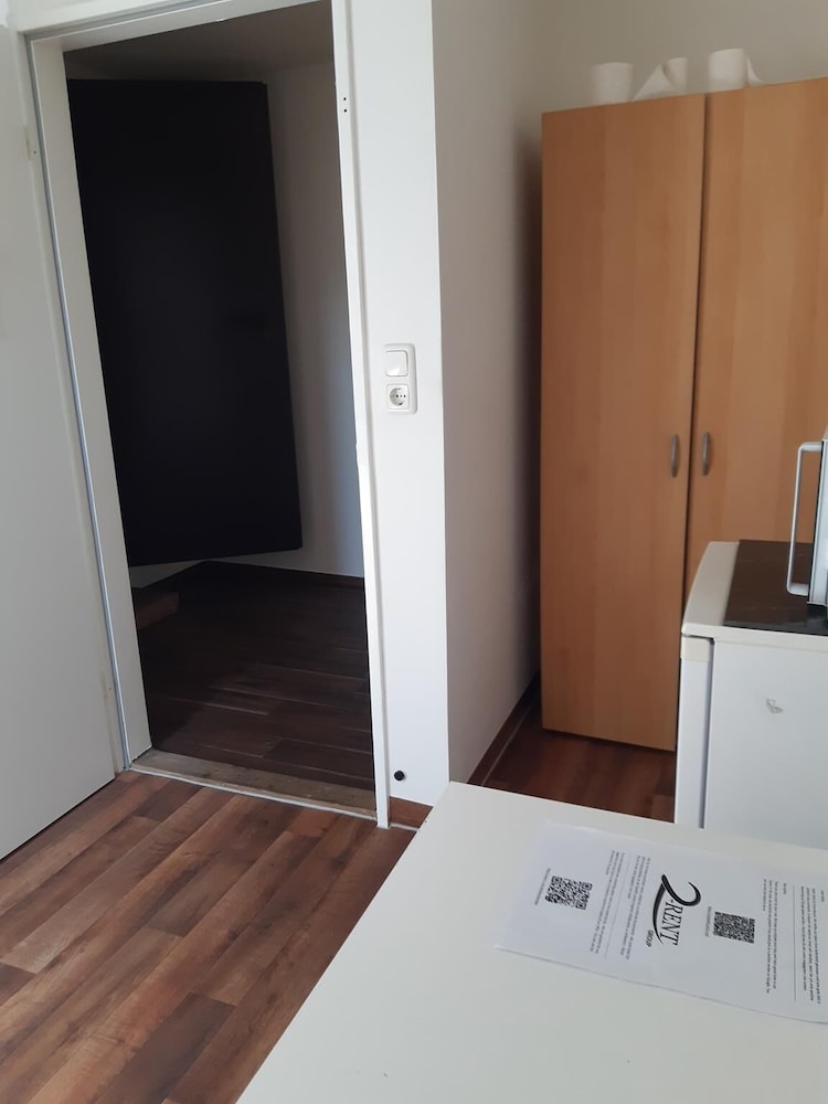 2-Rent Group Hostel Rooms&Apartments EVE168