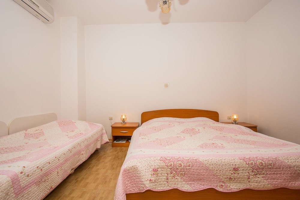 Apartments Biondić / One Bedroom A2+1 D view 4
