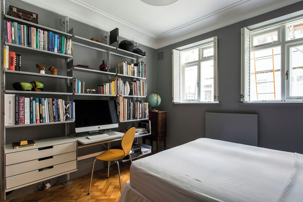 De Walden Street by Onefinestay photo 3
