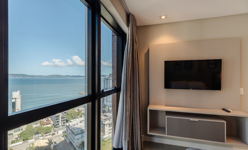 MHF II Apts Variados em Prédio com Vista para o Mar em Itapema