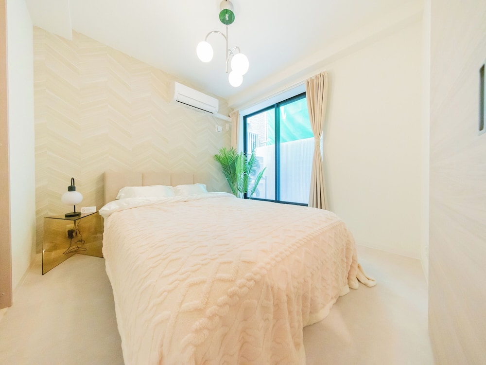URNA SANDS HOTEL