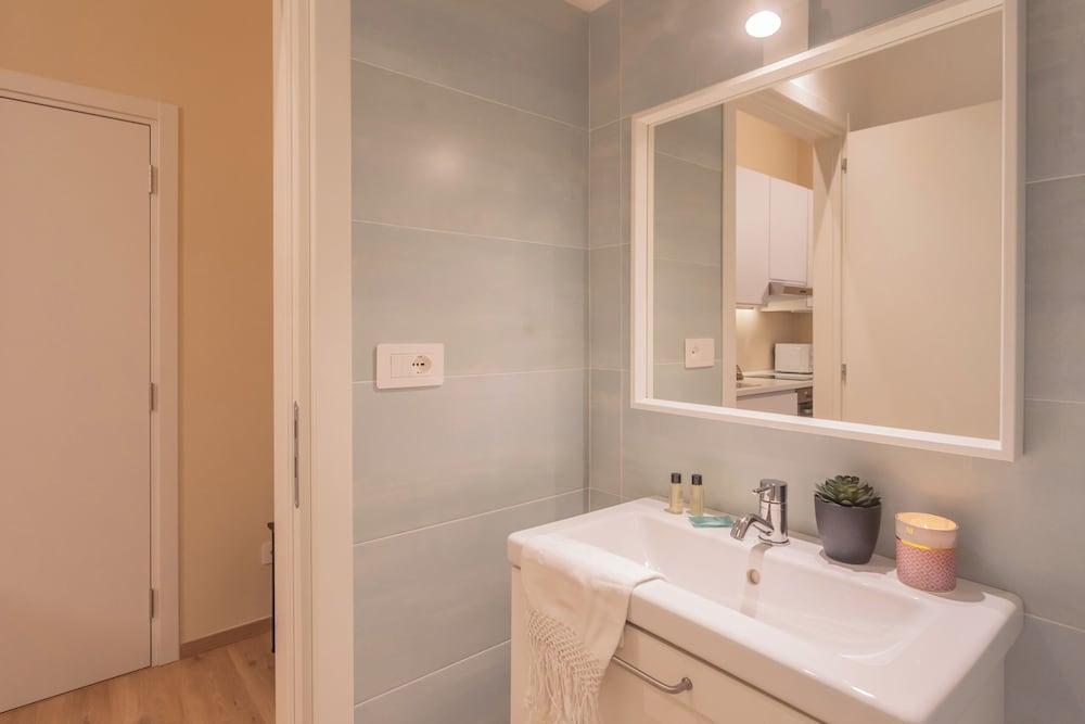 Simar Apartments nearby Como S.G. Train Station by Rent all Como