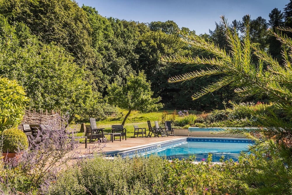 Bridgwater Vacations - Castle of Comfort Hotel  Restaurant - Property Image 7