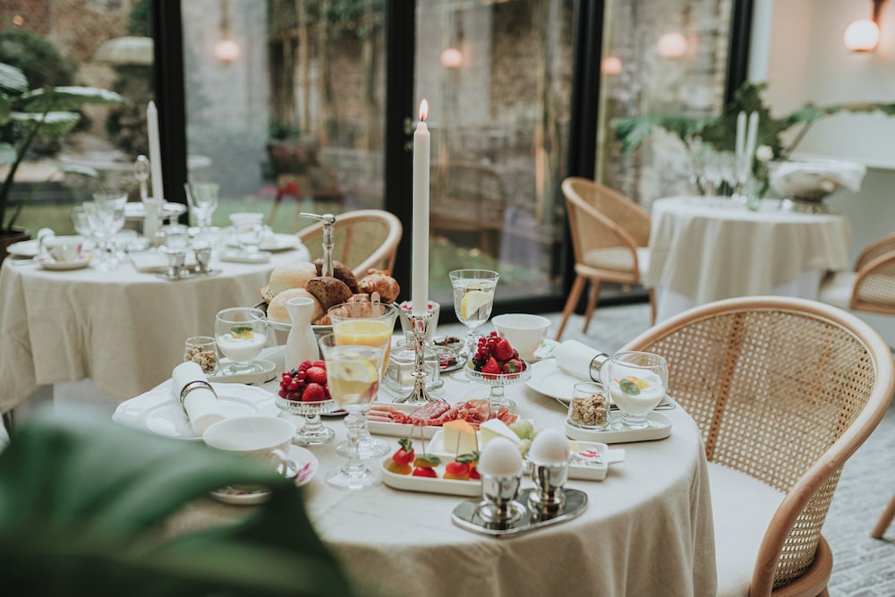 The Burgundy - Boutique B&B