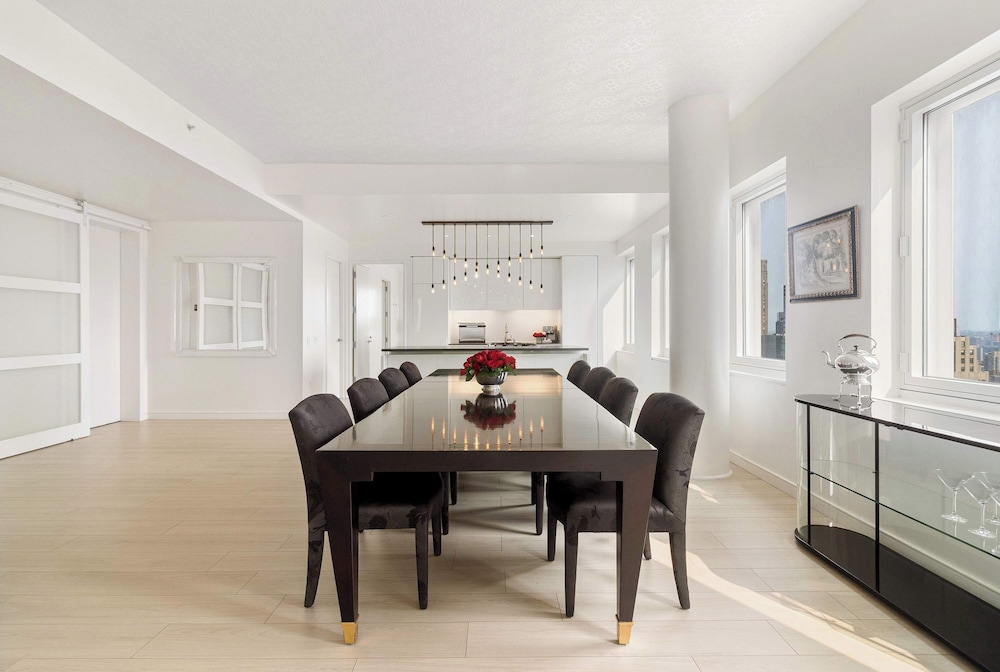 Midtown 5 Bedroom Duplex Luxury Penthouse, 2,500 sq ft, Sleeps 10, Manhattan, VIP Services