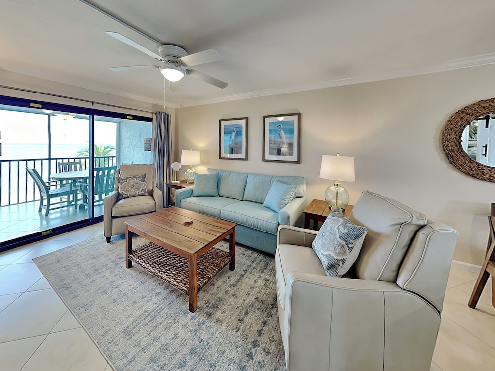 Seaside 4 by Distinctive Beach Rentals
