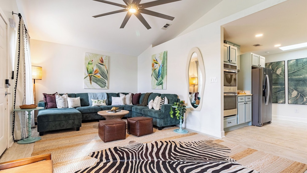 PCB Stay w/ Heated Pool, Hot Tub, Bars, Game Room & Quick Walk to Beach The Jade Oasis by Avantstay