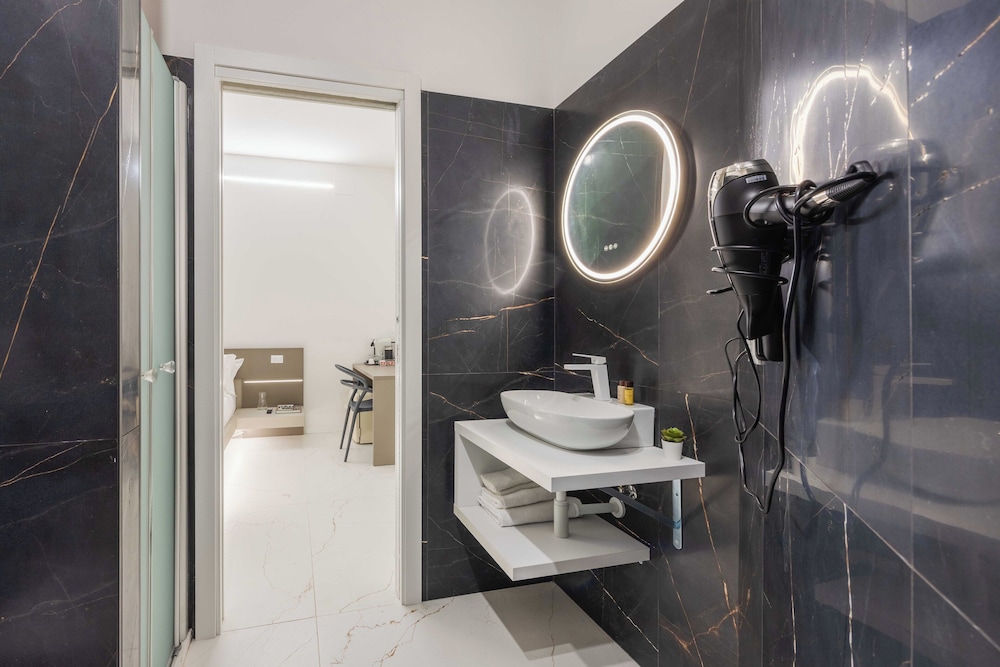 Excelsior Station Suite