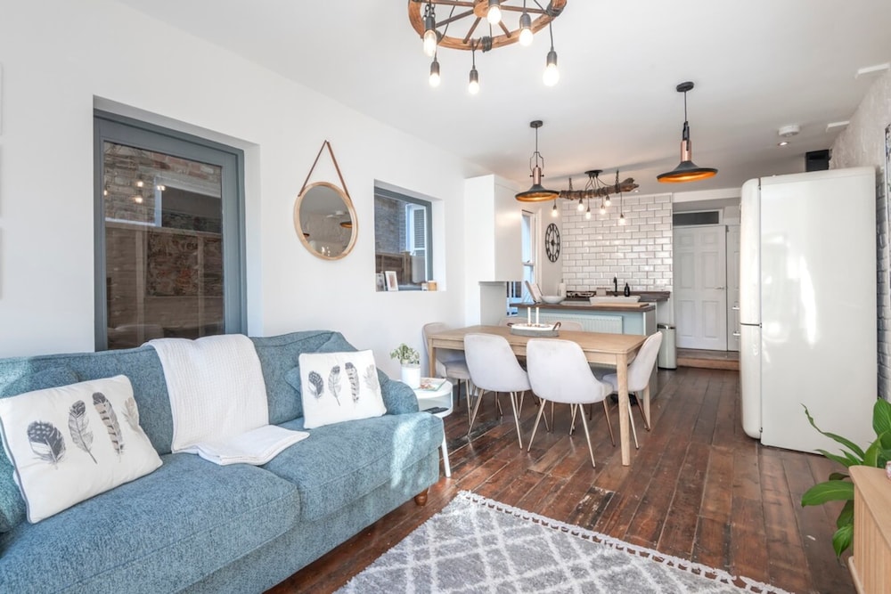 Stylish River Apartment - West Putney Embankment