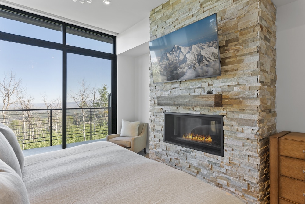 One Empire Pass Lodge at Deer Valley Resort - Three Bedroom Residence #504 3 Condo