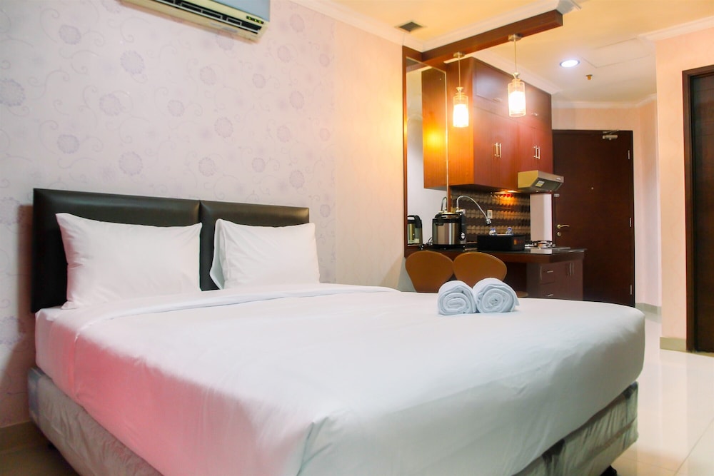 Relaxing Studio Apartment at Mangga Dua Residence view 4
