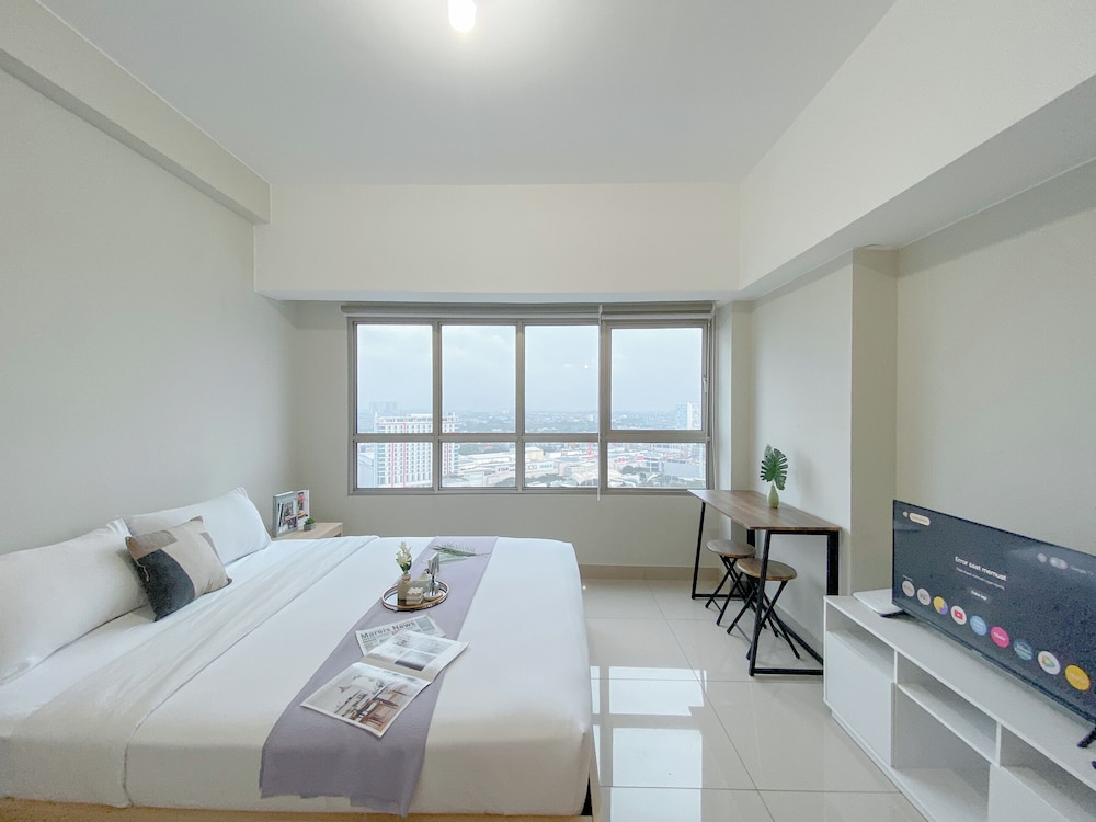 Comfy Studio at Springlake Summarecon Bekasi Apartment