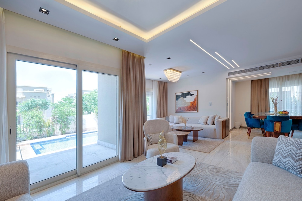Vesta - Luxury Villa - 3BR - CFC I