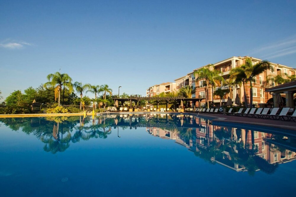Stylish and Accessible in Vista Cay With Lake View - 3bd/2ba Condo 3vc114