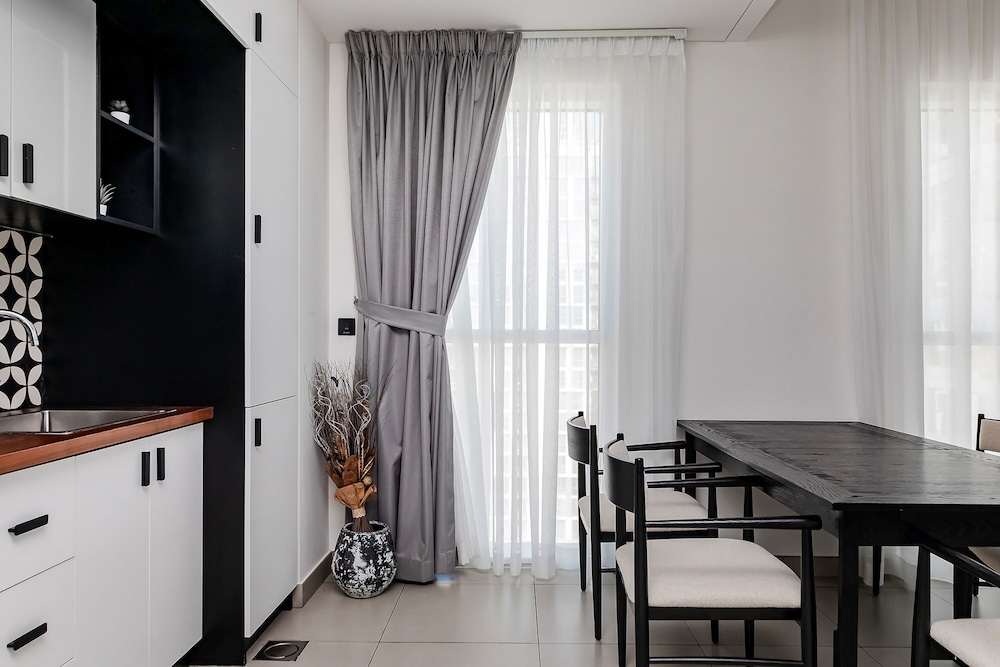 Deluxe 2BR Apartments at Socio