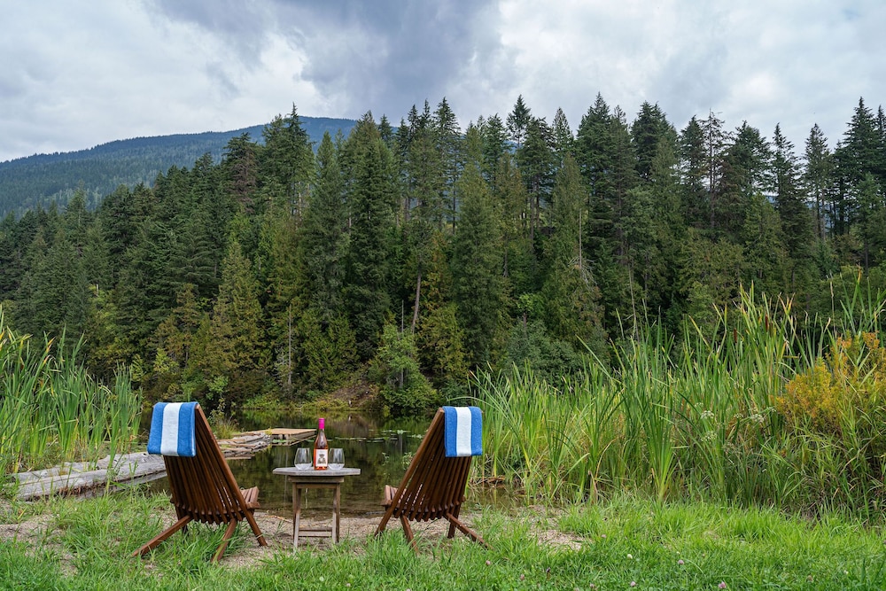 Revelstoke Lakehouse by Revelstoke Vacations