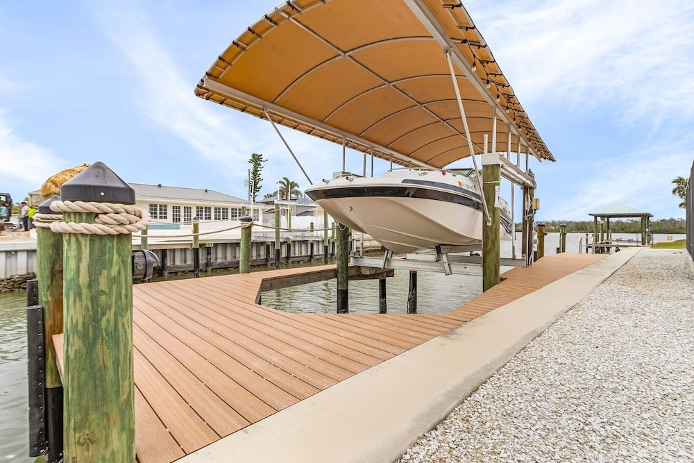 467 Water Front W/ Pool & Canal Access 3 Bedroom Home