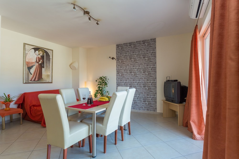Burum Apartments