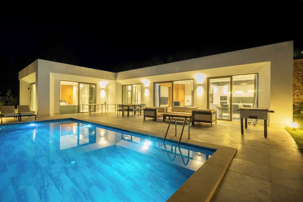 Earth 7 - PLANET LUXURY VILLAS