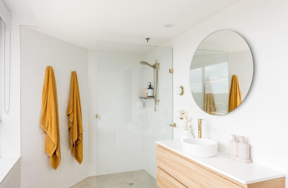 Ocean View Coastal Haven in Burleigh