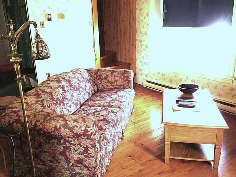 Brockville Vacations - The Noble Suites - Property Image 113