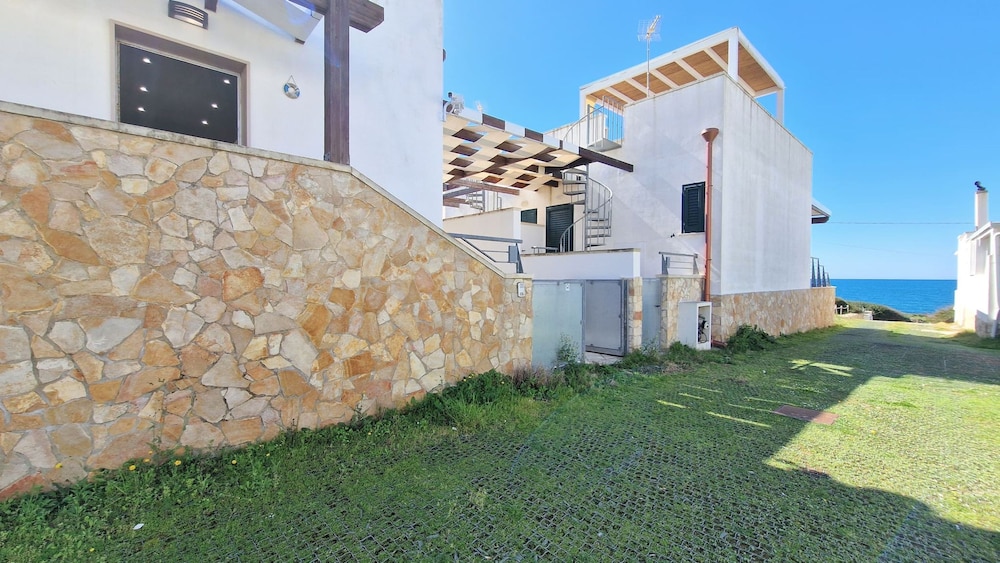 Villetta Charme 2 in Capilungo 5 Guests by the sea