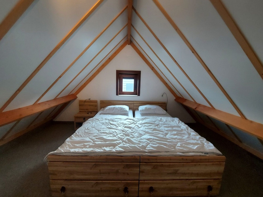 Cozy Holiday Home in Nieuwpoort With Swimming Pool