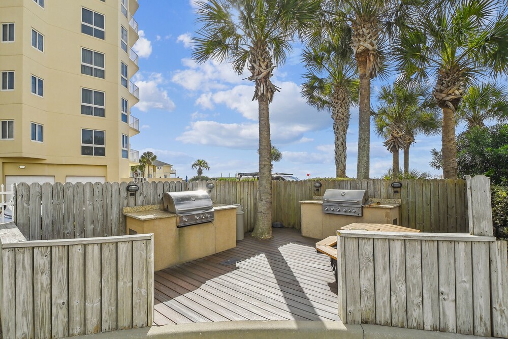 Oceania 703 3 Bedroom Condo by RedAwning