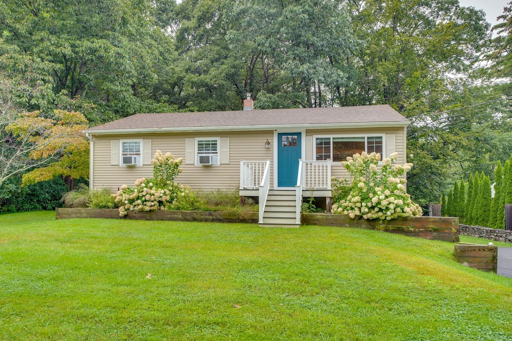 Rye Coastal Retreat w/ Deck Outdoor Dining - Property Image 2