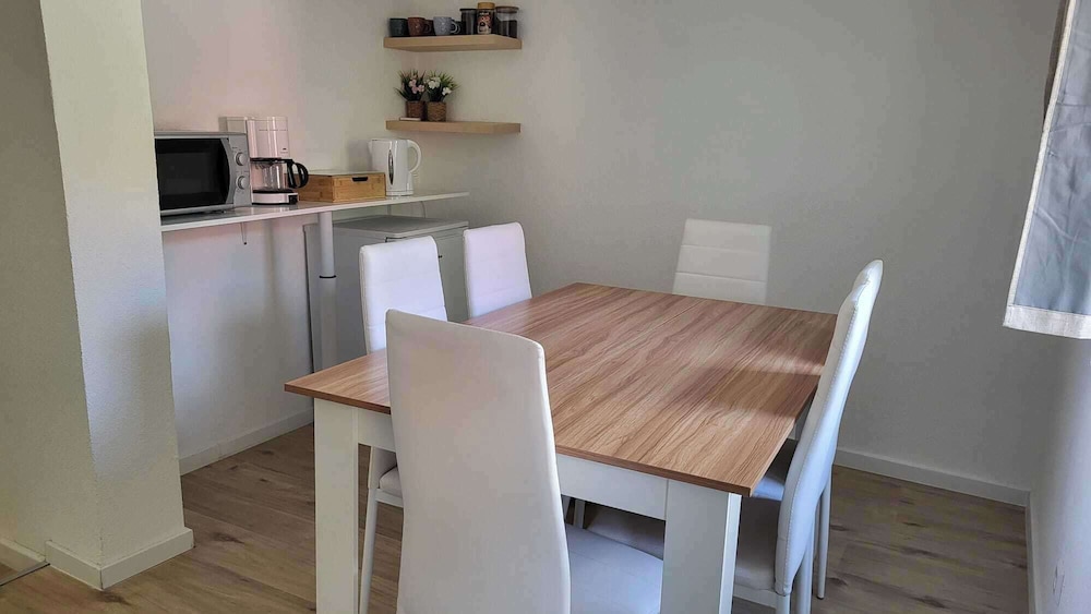 3-bed Cosy Apartment - Sleeps 8