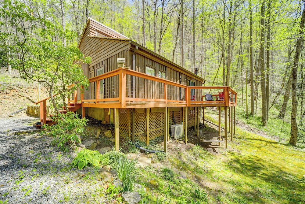 Creekside Cabin w/ Deck & Grill in Whittier! view 5