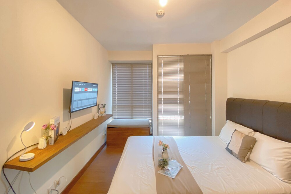Homey And Good Place Studio At Tifolia Apartment