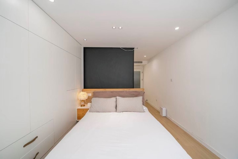 Book and Bed-People's Square