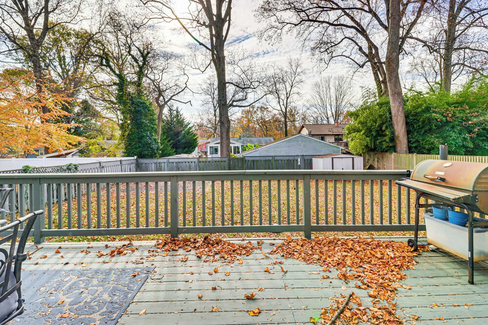 Walk to Lake & Boat Ramp: Central Gem in Annapolis