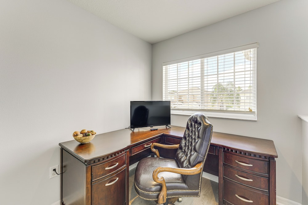 Pool, Games + Family Fun! Davenport Home by Disney