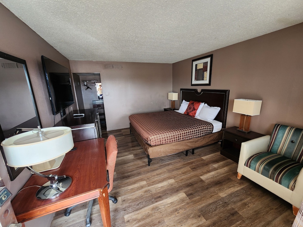 Satellite Inn