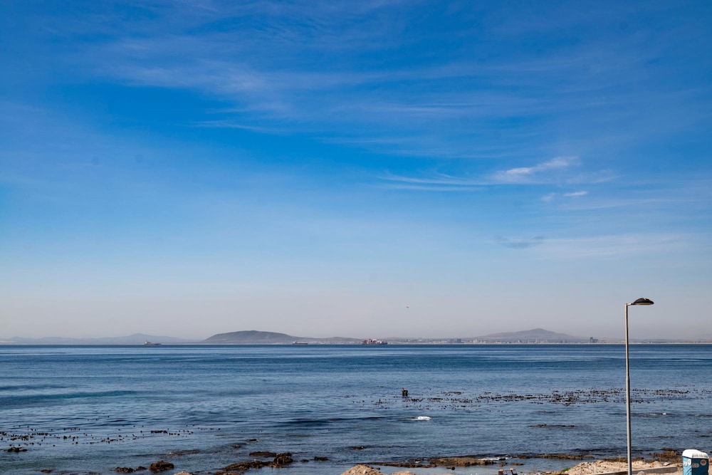 Sea Views by the Promenade at Oceanmist Studio