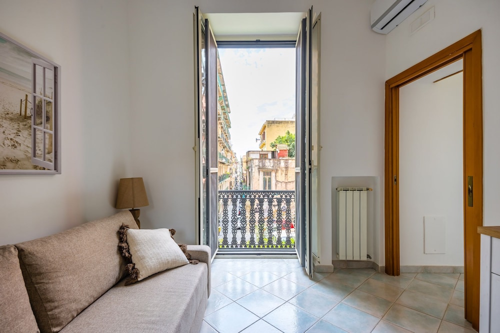Smooth Vibes at Chiaia by Napoliapartments