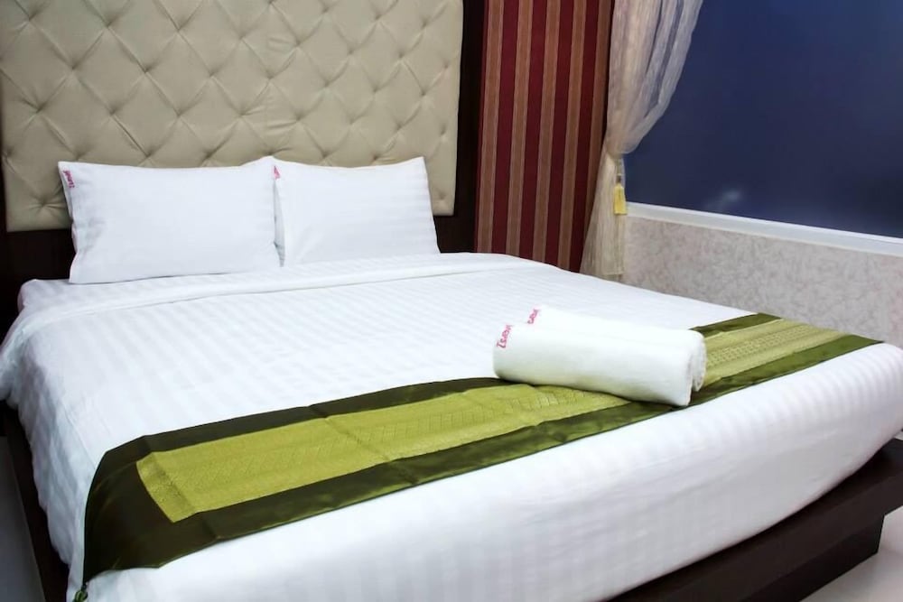 Roses Hua Hin Hotel