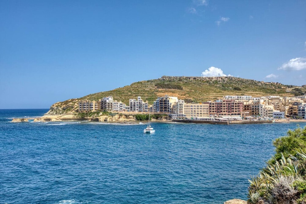 Waterfront Gozo Stay Overlooking Marsalforn Bay