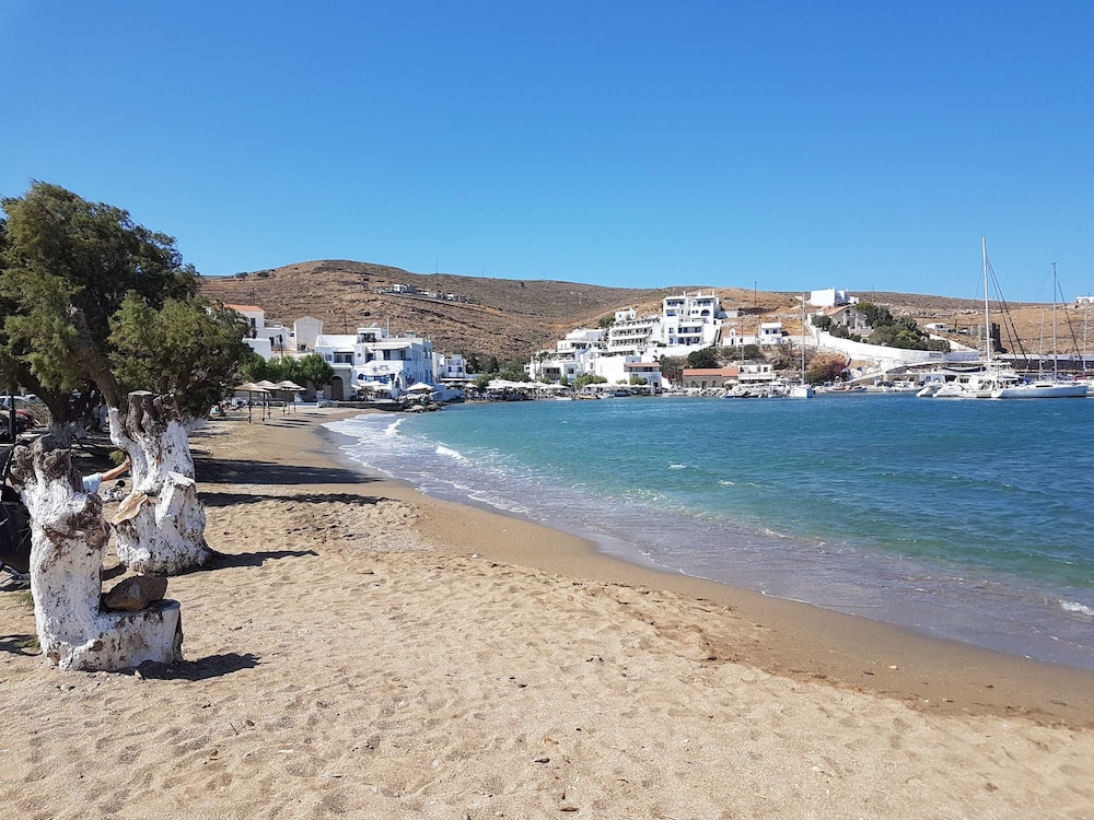 Theis Seafront Retreat - Loutra Seaview Bliss