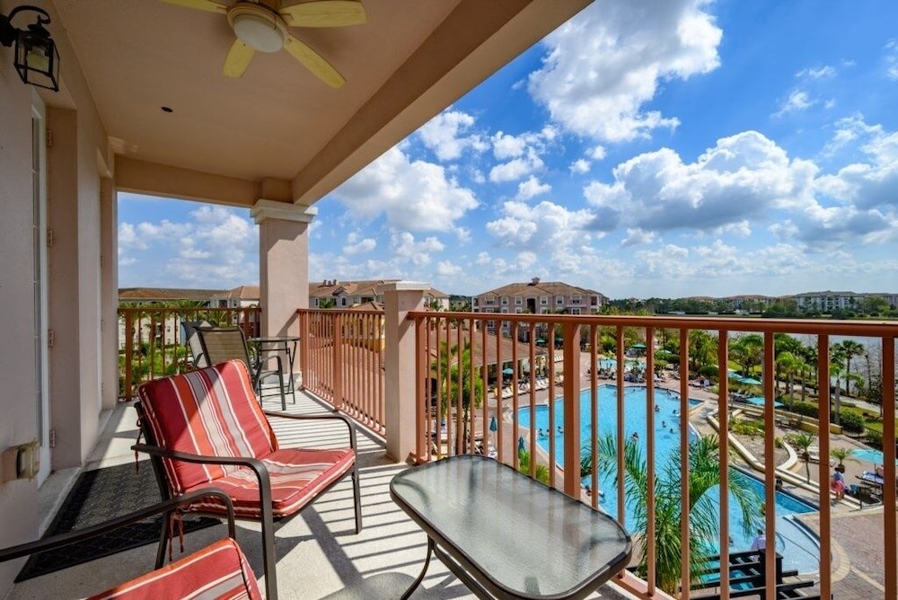 Pool View Penthouse 3 Bedroom Condo